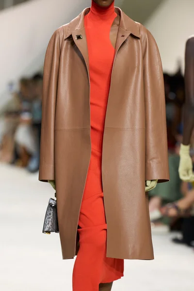Look 5